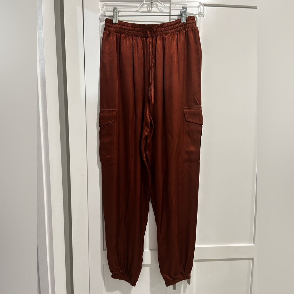 Women’s Chic Cargo Pants
